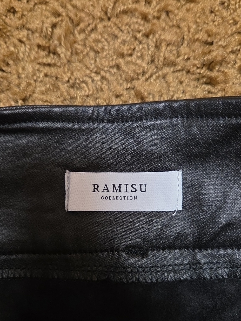 Ramisu | High-Waist Faux Leather Shorts with Front Zip | L - Picture 2 of 3